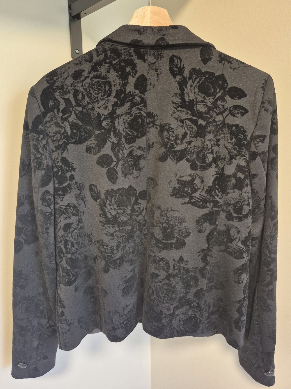 Black Floral Velvet Blazer Jacket - Picture 3 of 4